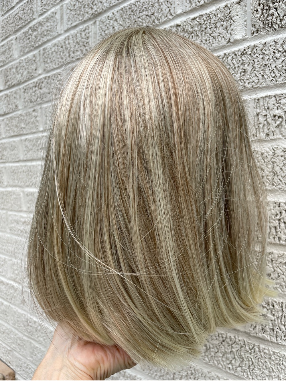 NWT ash blonde highlights wig SHORT 11” chin swing bob center parting fixed full